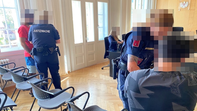 Das dreiste Duo war angereist, um Einbrüche zu begehen. Beide fassten Haftstrafen aus.
