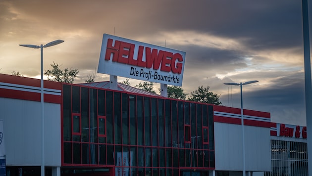 Dunkle Wolken ziehen über Hellweg auf.