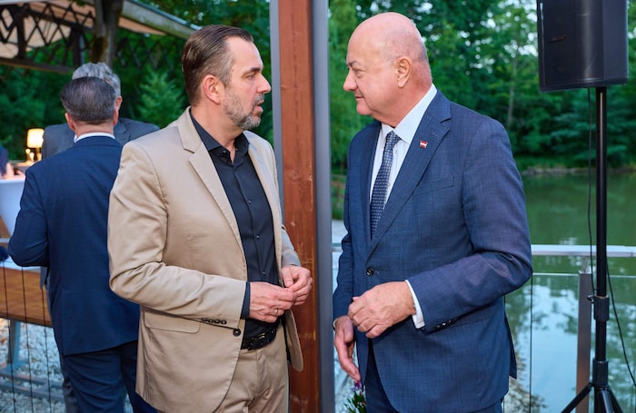 Clemens Pig mit Kanzler Christian Stocker