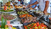 Das Wohlfühlgewicht halten, trotz überladener Buffets? Krone+ hat die besten Tipps für Sie.