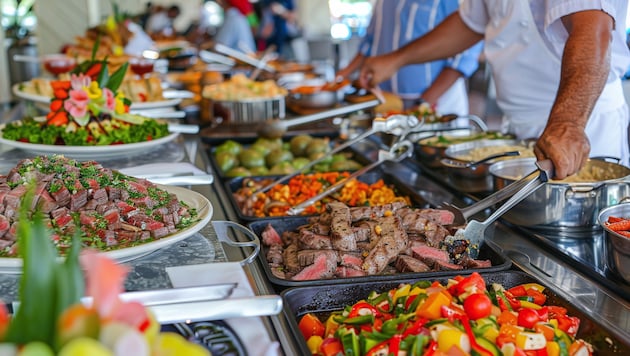 Das Wohlfühlgewicht halten, trotz überladener Buffets? Krone+ hat die besten Tipps für Sie.