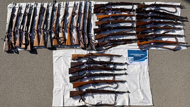 Die in Bayern abgenommenen Waffen der Tiroler Schützen.