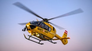 Die 23-Jährige wurde mit dem Rettungsheli ins UKH Salzburg geflogen. (Symbolbild)