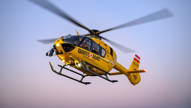 Die 23-Jährige wurde mit dem Rettungsheli ins UKH Salzburg geflogen. (Symbolbild)