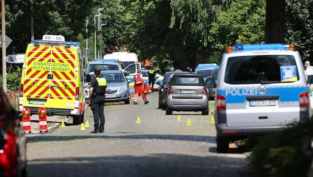 Einsatzkräfte am 29. Juni in der deutschen Stadt Stade