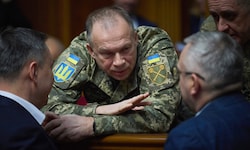 Der ukrainische Präsident Wolodymyr Selenskyj hat sich vom Oberbefehlshaber Olexander Syrskyj ...