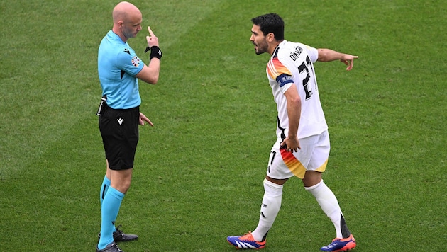 Star-Schiedsrichter Anthony Taylor zieht einen Schlussstrich.