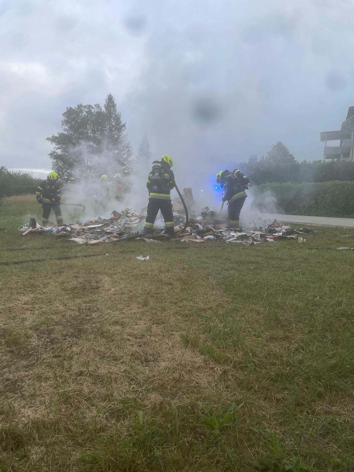 Die Explosion verursachte eine Rauchwolke.