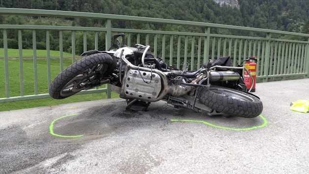 Das Unfallmotorrad.
