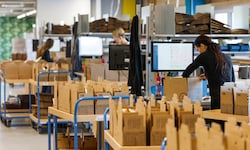 Einblick in das Logistik-Zentrum von Niceshops bei Feldbach. 