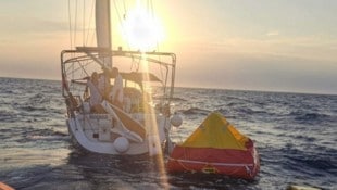 Die Rettungsinsel erfüllte genau ihren Zweck – und rettete der Crew vor Kroatien wohl das Leben.