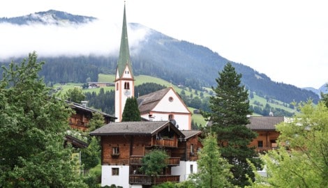 Alpbacher Dorfansicht mit Kirche