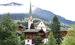 Alpbacher Dorfansicht mit Kirche