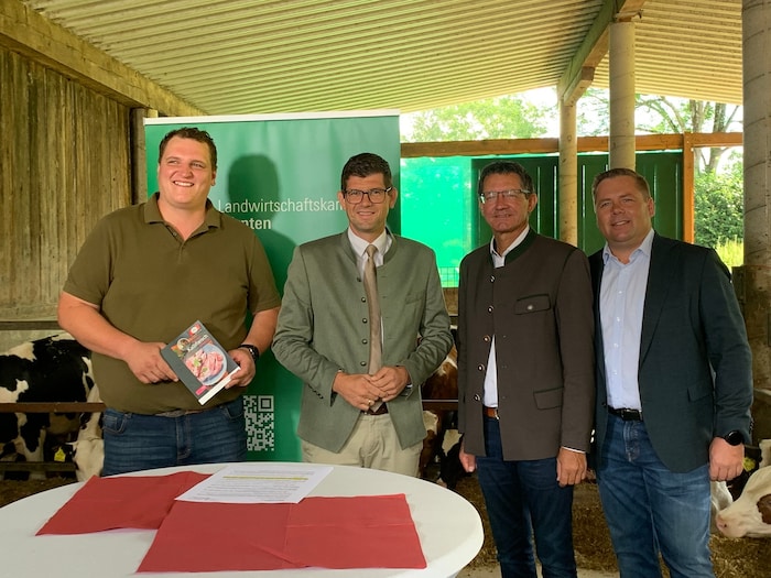 Sprechen sich für die heimische Produktin aus: Landwirt Paul Botthof, Landesvize Martin Gruber, ...