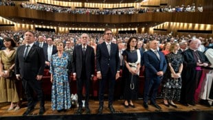 Babler, Van der Bellen mit Doris Schmidauer, Wallner, Metzler, Elbs: Bei der Festspieleröffnung ...
