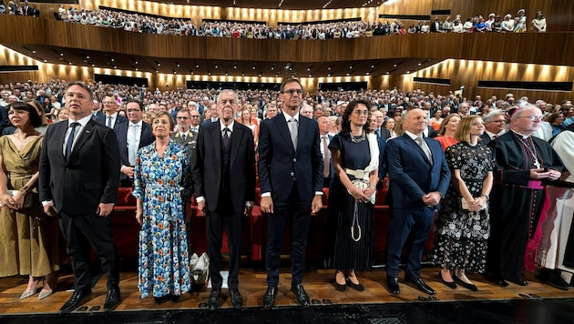 Babler, Van der Bellen mit Doris Schmidauer, Wallner, Metzler, Elbs: Bei der Festspieleröffnung ...