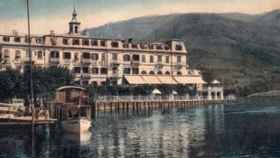 Das Grand Hotel um 1900 mit Dampfschiff Stefanie im Vordergrund