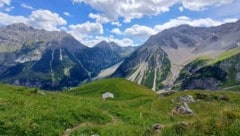 Blick über die Obere Sonnenlagant-Alpe.