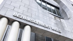 Am Bezirksgericht in Wels kämpft der Vater darum, zu seinem Geld zu kommen.