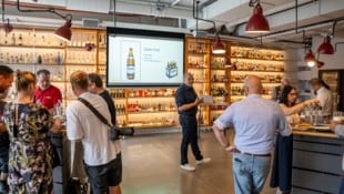 Michael Neureiter von Billa-Mutter Rewe präsentierte die neue Bierlinie vor Fachpublikum.