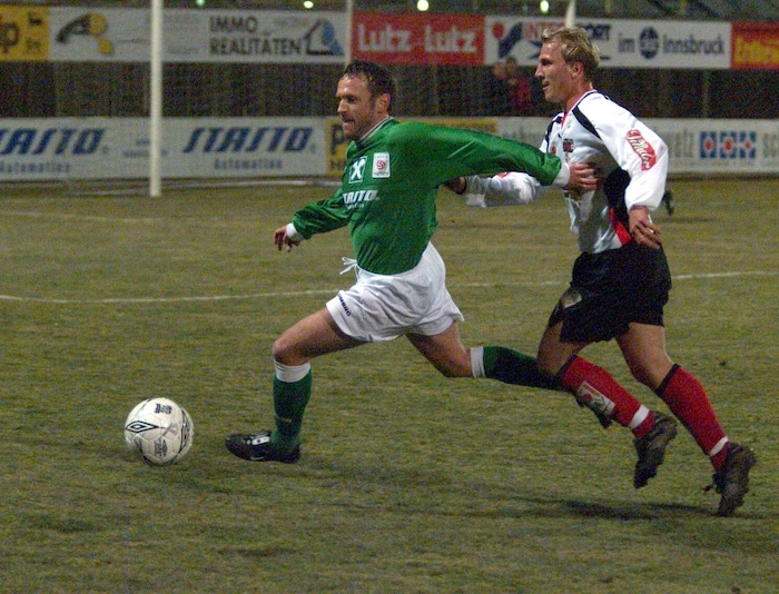 Michael Streiter (gegen Ex-Salzburg Trainer Struber) kickte im Frühjahr 2001 für Wattens in der ...