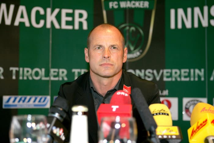 2004 auch was Neues für Heli Kraft: Entlassung durch einen Spieler!