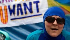 In Südtirol hat ein Freibad angekündigt, eine eigene Schwimmzeit für muslimische Frauen ...