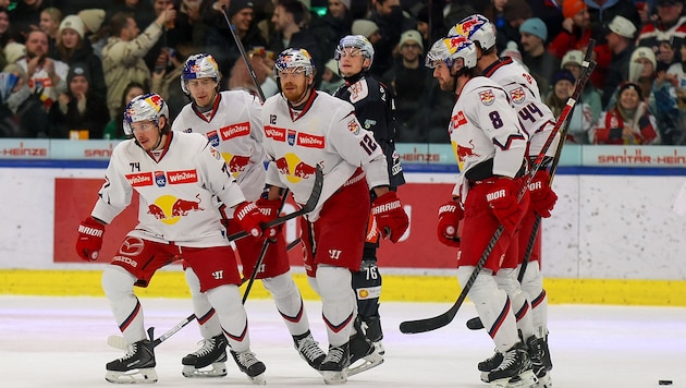 Travis St. Denis (li.) wechselt zu KAC.