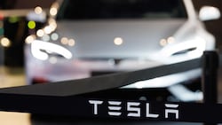 Wie schnell der Akku in einem Tesla altert, hängt auch vom Lieferanten der Batterie ab. Krone+ ...