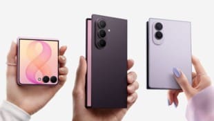 Mit dem Galaxy Z Fold8 (rechts) ergänzt Samsung sein Portfolio um ein Falt-Smartphone in ...