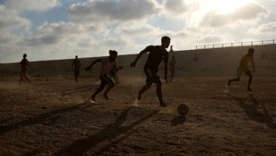 Für diese palästinensischen Kinder waren die Fußballer Helden, Israel spricht von „Terroristen“.