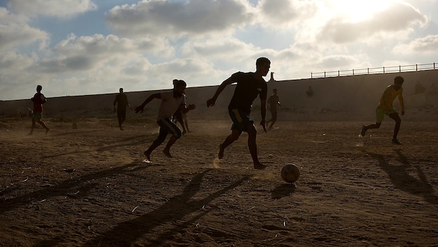 Für diese palästinensischen Kinder waren die Fußballer Helden, Israel spricht von „Terroristen“.