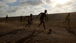 Für diese palästinensischen Kinder waren die Fußballer Helden, Israel spricht von „Terroristen“.
