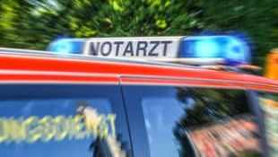 Alle am Unfall beteiligten Personen waren dem Vernehmen nach eingeklemmt und mussten aus den ...
