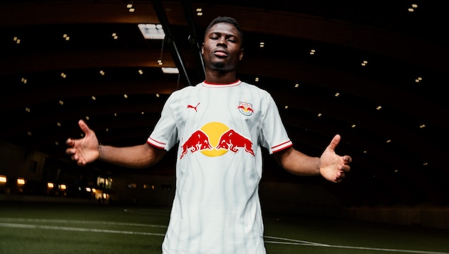 So sieht das neue Heimtrikot von Red Bull Salzburg aus.