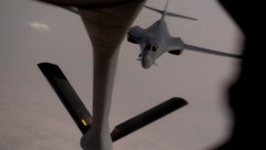 Der Einsatz des Mega-Bomber B1B Lancet ist ein klares Zeichen, dass die USA derzeit kein ...