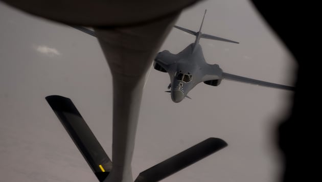Der Einsatz des Mega-Bomber B1B Lancet ist ein klares Zeichen, dass die USA derzeit kein ...