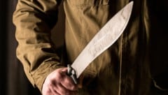 Mit einer Machete wurde dem Opfer auf die Stirn geschlagen. (Symbolfoto)