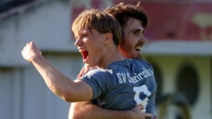 Michael Aigner (im Hintergrund), Ben Leitenstorfer und Seekirchen empfangen heute den klaren ...