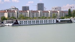 Für die Schifffahrt wird es auf der Wasserstraße immer enger und enger.