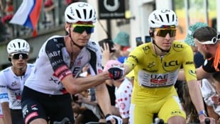 Tour-Sieger Tadej Pogacar bedankte sich bei Helfer Felix Großschartner
