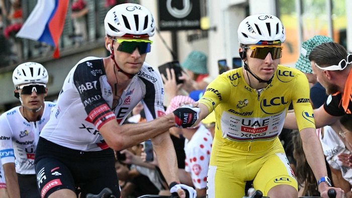 Felix Großschartner mit Tadej Pogacar