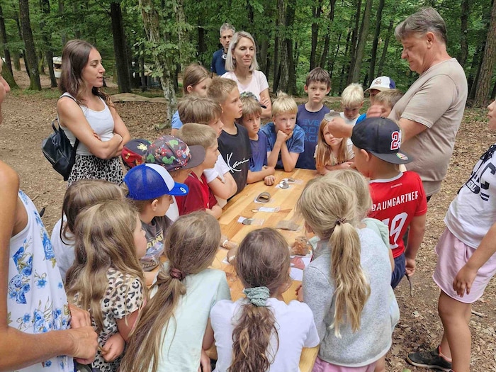 Mehr als 100 Schulkinder besuchten die Ausgrabungen.