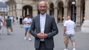 Dompfarrer Toni Faber verabschiedet sich mit 1. September 2027 in Pension. Auch die schicke ...