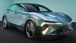 Der Renault Embleme hat einen 90% kleineren CO2-Fußabdruck als ein vergleichbares ...
