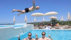 Am Tag nach ihrer Show entspannten sich die Kleberjungs am Hotelpool.