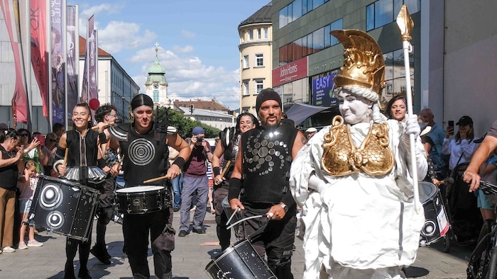 Göttin trifft auf heiße Samba-Rhythmen