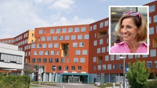 Mit zwölf detaillierten Fragen hält Neos-Landessprecherin Indra Collini die Zentrale der WKNÖ ...