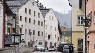 Ortszentrum von Mauterndorf mit den typischen Treppengiebelhäusern.