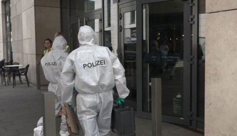 Einsatzkräfte bei der Spurensicherung in Stuttgart